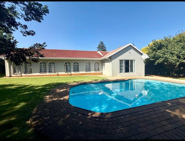4 BEDROOM HOUSE FOR SALE IN FLORA GARDENS